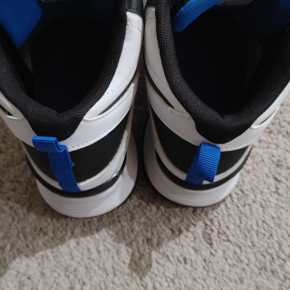 Shoes - Picture 3 of 4